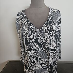 Chic Black and White Paisley Blouse